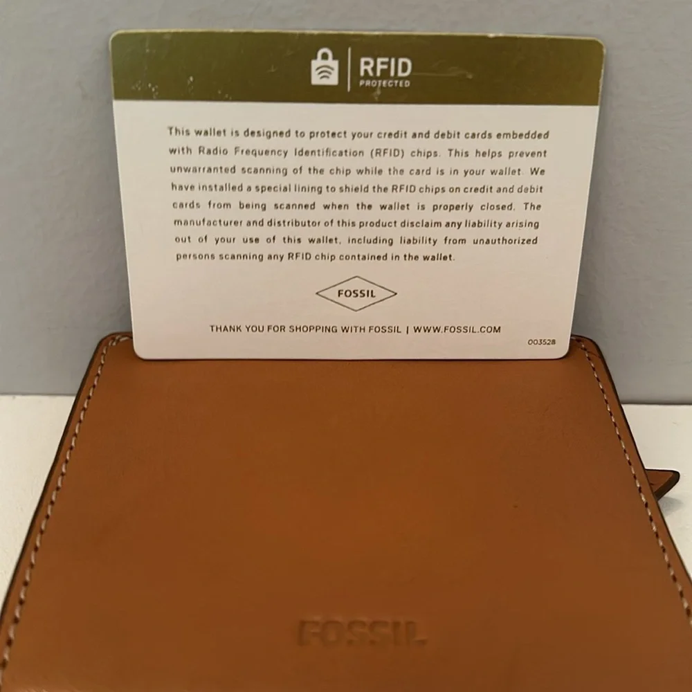 FOSSIL SMALL BIFOLD TAN/SADDLE